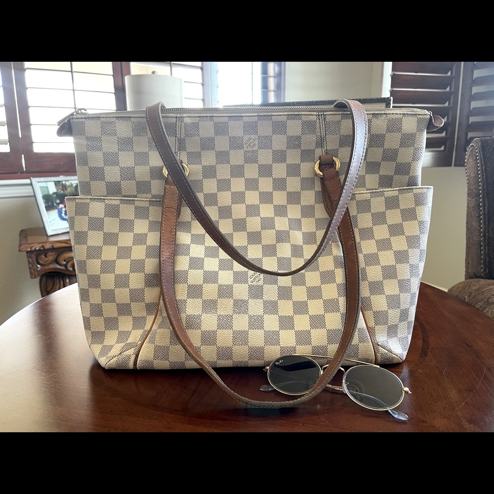 ✨AUTHENTIC LOUIS VUITTON TOTE✨